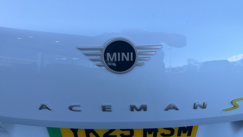 MINI Aceman 160kW SE Classic 54kWh 5dr Auto Electric Hatchback